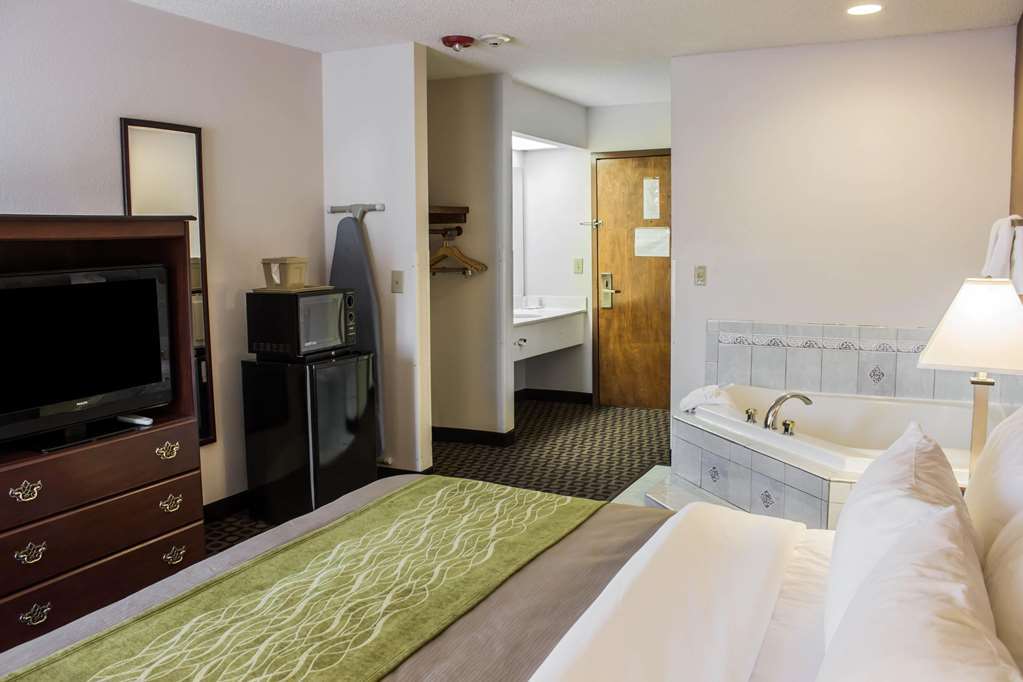Quality Inn High Point - Archdale Номер фото